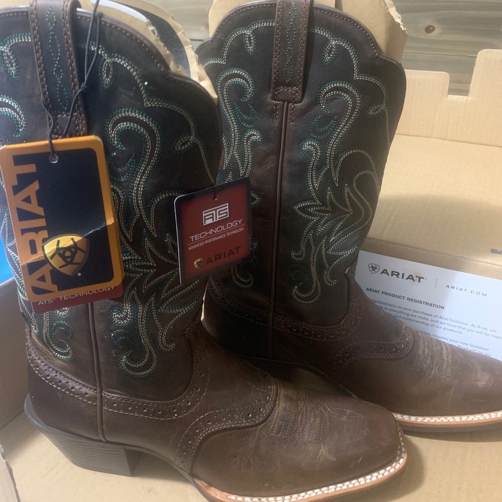 Ariat Women’s Boots
never worn.
Women’s size 6B.